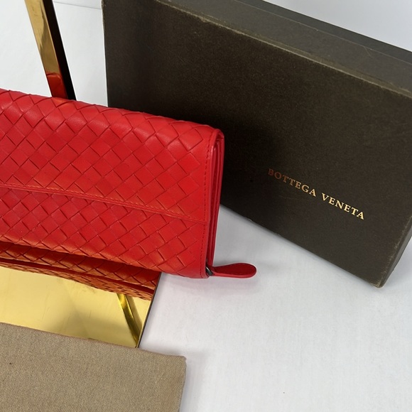 SOLD🤑Bottega Veneta Red Intrecciato Leather Continental Flap Wallet - Picture 2 of 13